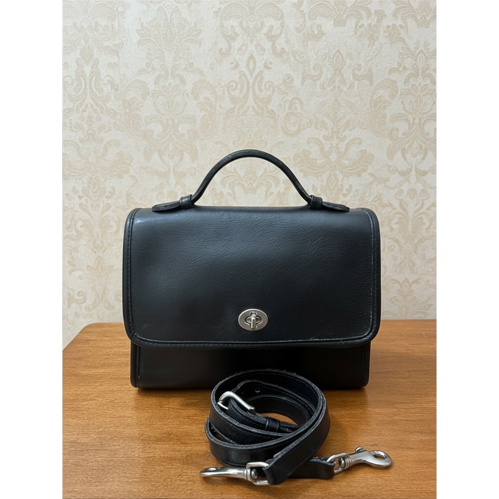 Vintage 1998-99 Coach Court Bag 9870 Black Leather Nickel Crossbody